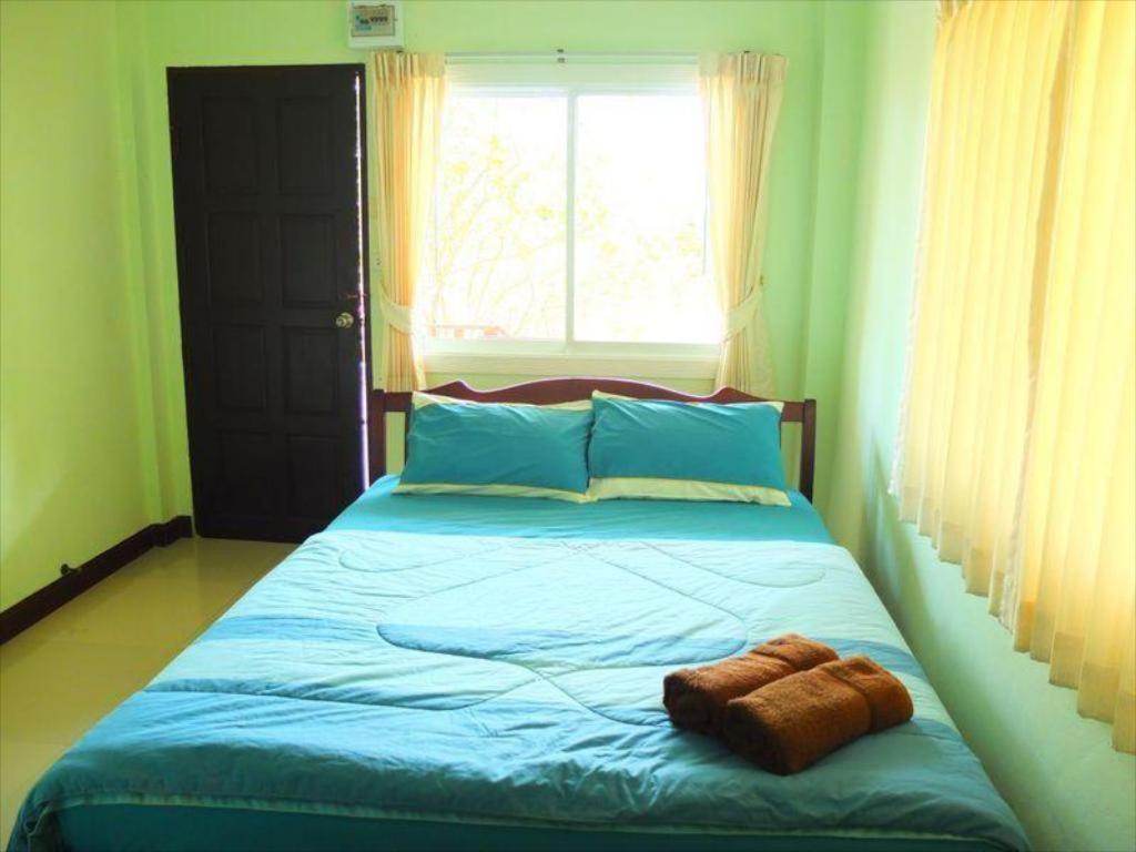 Kanchanaporn Resort Ko Lan Bagian luar foto