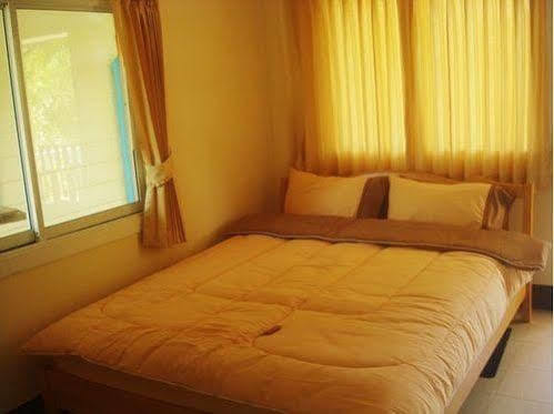 Kanchanaporn Resort Ko Lan Bagian luar foto